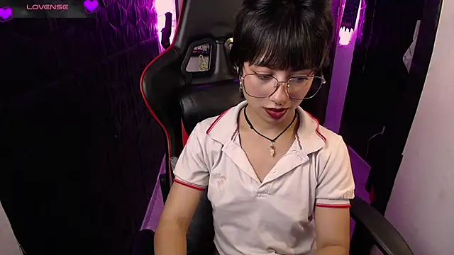 lunarichy22 online show from May 29, 2026, 7:53 pm