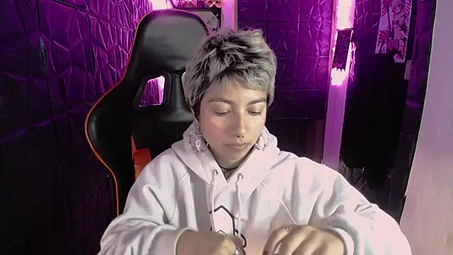 lunarichy22 online show from February 23, 2026, 7:25 pm