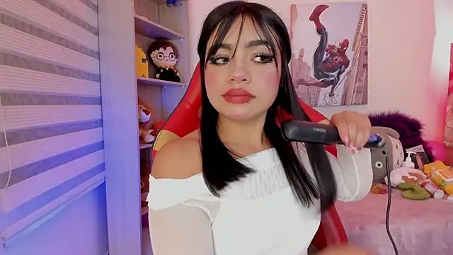 Snapshot of emma_soffia chatting on December 18, 2025, 1:22 am emma soffia online show from December 18, 2025, 1:22 am