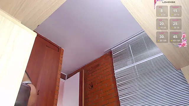 Salome-sw online show from November 11, 2025, 8:47 pm