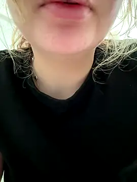 Snapshot of clarissetriolett chatting on October 12, 2025, 3:13 pm clarissetriolett online show from October 12, 2025, 3:13 pm