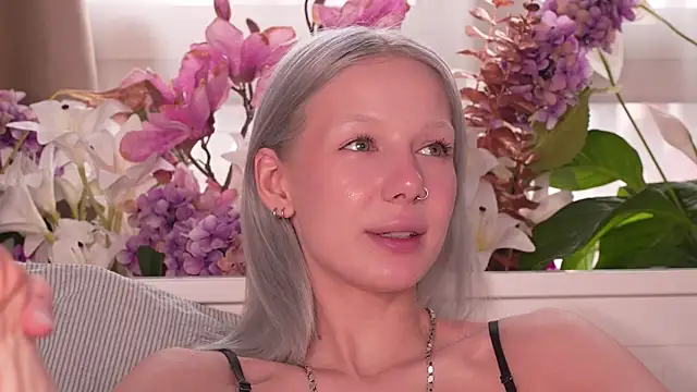 Snapshot of RanyThomson chatting on November 9, 2025, 1:48 pm RanyThomson online show from November 9, 2025, 1:48 pm