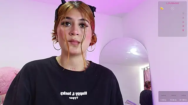 Snapshot of SoofiKiss chatting on November 26, 2025, 7:36 pm SoofiKiss online show from November 26, 2025, 7:36 pm