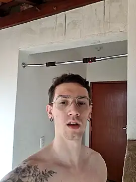 SweetGoodBoy22 online show from October 6, 2025, 7:03 pm