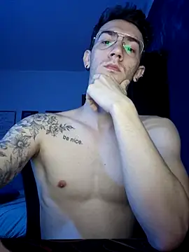 SweetGoodBoy22 online show from October 8, 2025, 6:19 pm