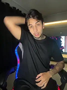 RealGdiass online show from October 8, 2025, 3:52 am