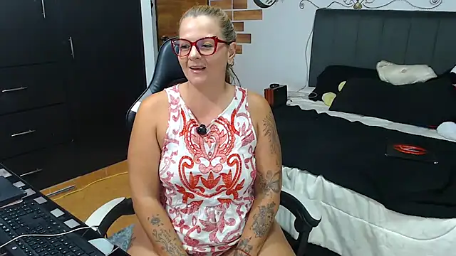 perlagoloza05 online show from May 29, 2026, 3:34 am