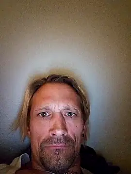 Snapshot of tg1312 chatting on October 22, 2025, 2:44 am tg1312 online show from October 22, 2025, 2:44 am