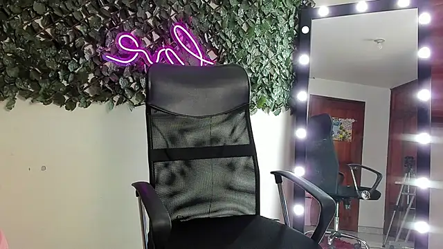 Samanta Ortiz online show from November 25, 2025, 7:03 pm