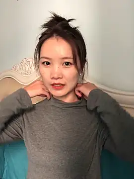 Snapshot of Mile-m chatting on December 2, 2025, 8:05 am Mile-m online show from December 2, 2025, 8:05 am