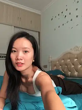 Snapshot of Mile-m chatting on October 15, 2025, 5:17 am Mile-m online show from October 15, 2025, 5:17 am