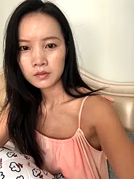 Snapshot of Mile-m chatting on October 10, 2025, 2:45 am Mile-m online show from October 10, 2025, 2:45 am