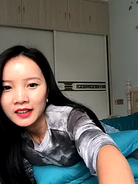 Snapshot of Mile-m chatting on October 21, 2025, 4:23 am Mile-m online show from October 21, 2025, 4:23 am