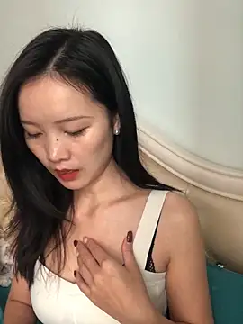 Snapshot of Mile-m chatting on November 30, 2025, 4:24 am Mile-m online show from November 30, 2025, 4:24 am