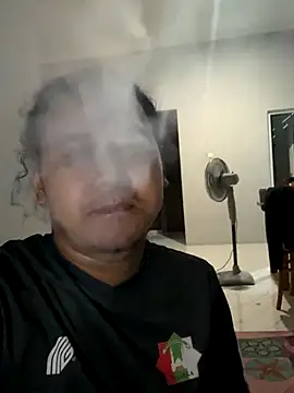 Snapshot of latexidn chatting on November 28, 2025, 3:01 pm latexidn online show from November 28, 2025, 3:01 pm