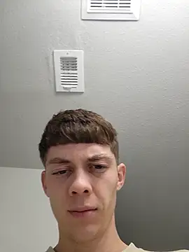 Gabrielr214090 online show from April 20, 2026, 5:43 am