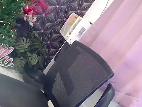 Hot chely online show from December 21, 2025, 11:16 pm