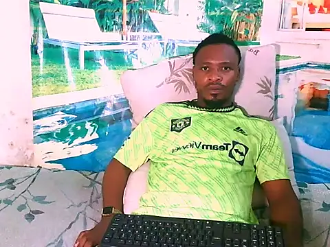 Snapshot of EbonyTiger69 chatting on November 16, 2025, 5:06 pm EbonyTiger69 online show from November 16, 2025, 5:06 pm