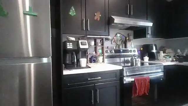 october1992xx online show from November 11, 2025, 2:23 pm