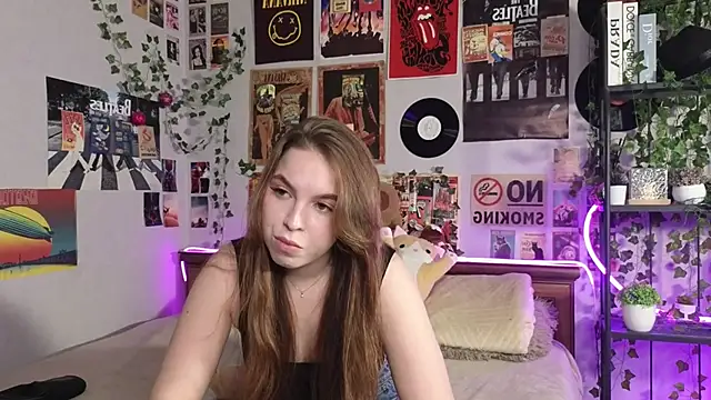 Snapshot of ToniaRoehr chatting on October 15, 2025, 8:17 pm ToniaRoehr online show from October 15, 2025, 8:17 pm