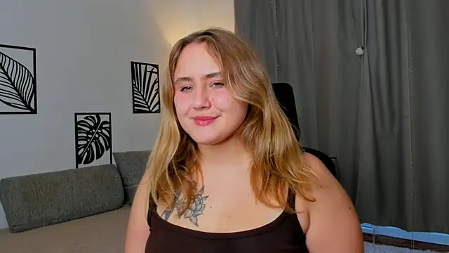 Snapshot of SweetRush chatting on October 8, 2025, 12:50 pm SweetRush online show from October 8, 2025, 12:50 pm