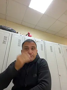 Snapshot of Mahrovmaxim chatting on October 15, 2025, 6:22 am Mahrovmaxim online show from October 15, 2025, 6:22 am