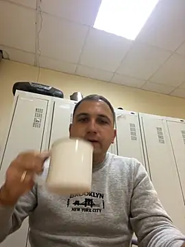 Snapshot of Mahrovmaxim chatting on October 9, 2025, 6:14 am Mahrovmaxim online show from October 9, 2025, 6:14 am