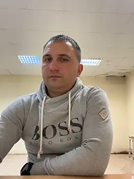 Snapshot of Mahrovmaxim chatting on October 18, 2025, 5:37 pm Mahrovmaxim online show from October 18, 2025, 5:37 pm