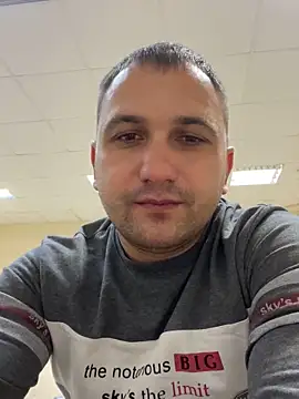 Snapshot of Mahrovmaxim chatting on October 12, 2025, 6:04 am Mahrovmaxim online show from October 12, 2025, 6:04 am