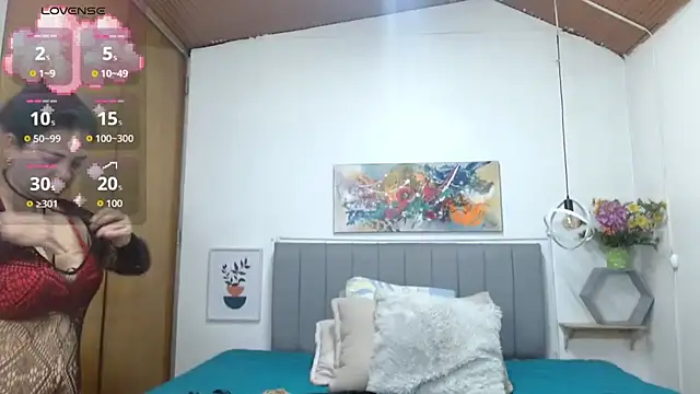 Snapshot of rosse_m chatting on October 25, 2025, 1:01 pm rosse m online show from October 25, 2025, 1:01 pm