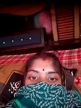 Snapshot of CWEETY-12 chatting on October 22, 2025, 10:36 am CWEETY-12 online show from October 22, 2025, 10:36 am