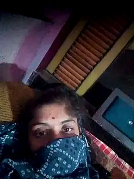 Snapshot of CWEETY-12 chatting on October 28, 2025, 2:16 pm CWEETY-12 online show from October 28, 2025, 2:16 pm