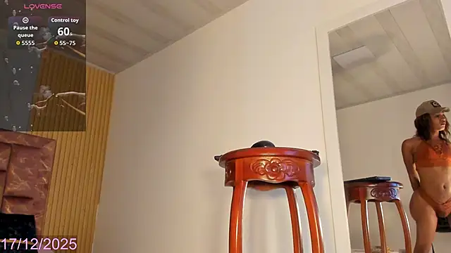 Snapshot of bella_tinkerbell_bahamas chatting on December 17, 2025, 9:09 pm bella tinkerbell bahamas online show from December 17, 2025, 9:09 pm