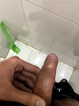 Snapshot of Akky00359 chatting on November 17, 2025, 2:54 pm Akky00359 online show from November 17, 2025, 2:54 pm