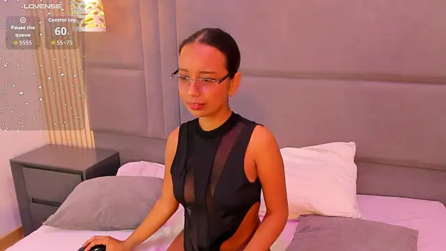 AliceJackkson online show from October 18, 2025, 11:45 am