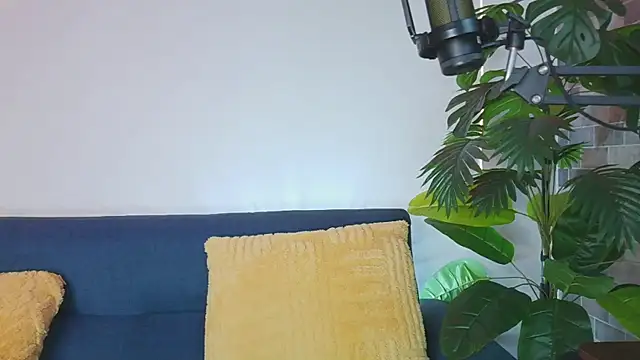 Snapshot of luna_valen chatting on May 28, 2026, 4:09 am luna valen online show from May 28, 2026, 4:09 am