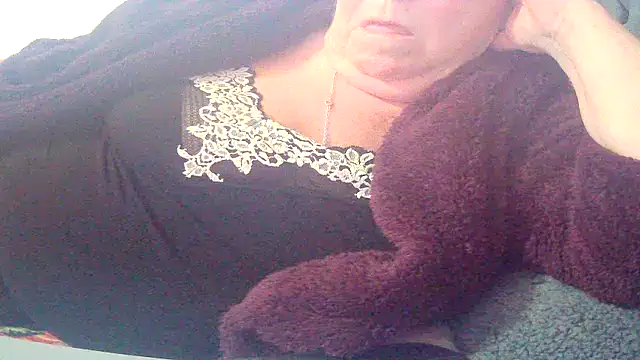 Playful MILF Demi online show from April 9, 2026, 10:10 am