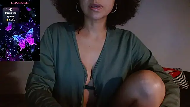 Snapshot of Seductress_Malia chatting on July 14, 2026, 1:16 am Seductress Malia online show from July 14, 2026, 1:16 am