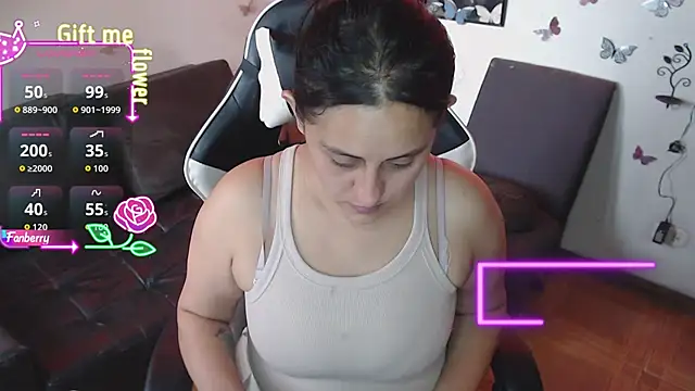 MelRaiise online show from October 11, 2025, 8:32 pm