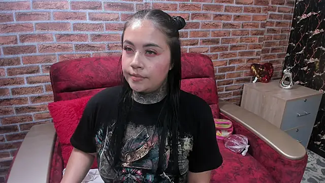 Snapshot of ADAIRA_CALLIE chatting on October 21, 2025, 11:09 am ADAIRA CALLIE online show from October 21, 2025, 11:09 am