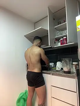 Ezzio Scolaro online show from March 22, 2026, 4:16 am