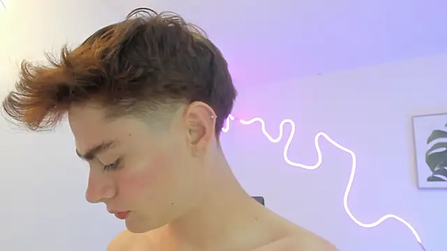 Snapshot of Sam_Clark chatting on November 3, 2025, 3:45 am Sam Clark online show from November 3, 2025, 3:45 am