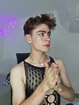 Snapshot of Sam_Clark chatting on December 3, 2025, 4:13 am Sam Clark online show from December 3, 2025, 4:13 am