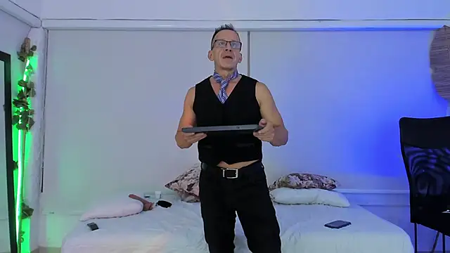 Snapshot of _axelking_ chatting on November 15, 2025, 3:10 am axelking online show from November 15, 2025, 3:10 am