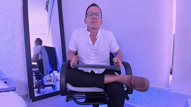  axelking  online show from March 5, 2026, 11:51 am