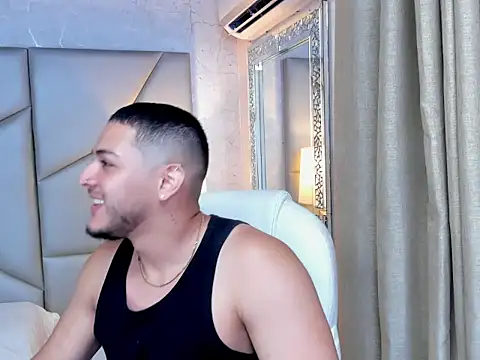 Snapshot of jasonshaw25 chatting on October 4, 2025, 12:23 am jasonshaw25 online show from October 4, 2025, 12:23 am