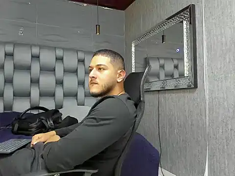 Snapshot of jasonshaw25 chatting on October 10, 2025, 11:38 pm jasonshaw25 online show from October 10, 2025, 11:38 pm