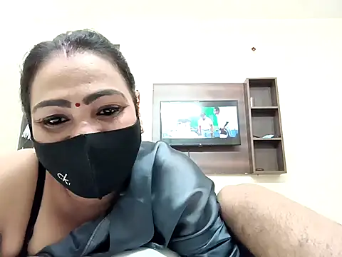 Snapshot of horny_milf_couple chatting on October 31, 2025, 6:15 pm horny milf couple online show from October 31, 2025, 6:15 pm