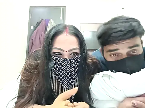 Snapshot of horny_milf_couple chatting on November 22, 2025, 5:45 pm horny milf couple online show from November 22, 2025, 5:45 pm