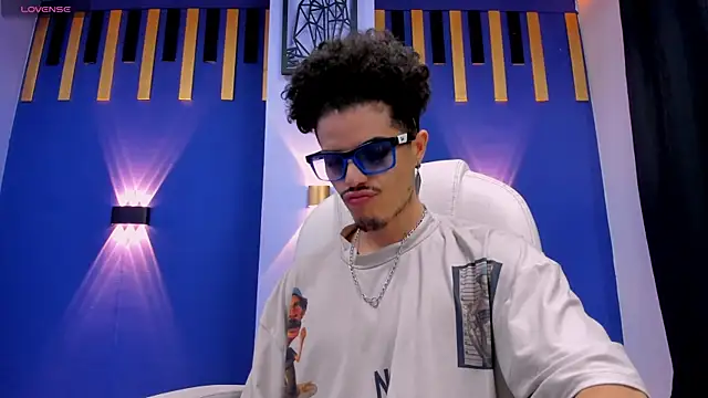 Snapshot of imsammytop chatting on November 16, 2025, 1:49 pm imsammytop online show from November 16, 2025, 1:49 pm